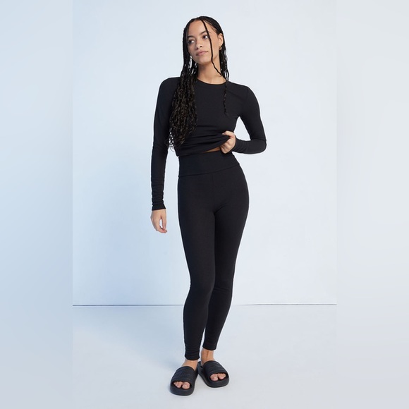 NWT WeWoreWhat Fitted Crewneck Sweatshirt In Black - Picture 3 of 5